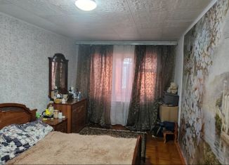 Продается 2-комнатная квартира, 52.1 м2, Армавир, улица Володарского, 4
