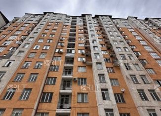 Продается 4-комнатная квартира, 78 м2, Махачкала, улица Эльзы Ибрагимовой, 5к11, Ленинский район