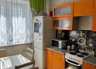 Продам однокомнатную квартиру, 40.4 м2, Челябинск, улица Братьев Кашириных, 85А