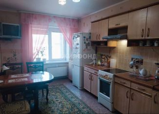 Продаю двухкомнатную квартиру, 69.8 м2, Новосибирская область, улица Петухова, 152
