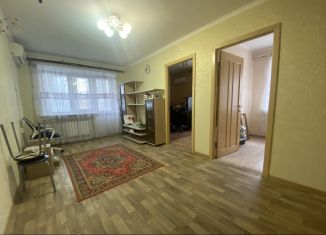 Продаю трехкомнатную квартиру, 45 м2, Батайск, улица Луначарского, 191