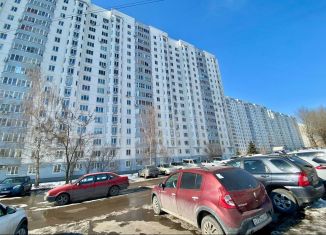 Продаю 2-ком. квартиру, 56.1 м2, Курская область, проспект Вячеслава Клыкова, 1