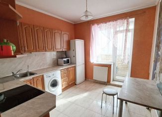 Продам 2-ком. квартиру, 65 м2, Калининград, Киевская улица, 120А