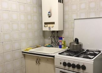 Сдам 3-комнатную квартиру, 60 м2, Волгоград, Коммунистическая улица, 18А