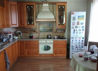 Продам 3-ком. квартиру, 104 м2, Уфа, улица Пушкина, 120