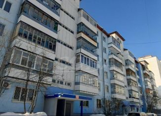 Продажа 2-ком. квартиры, 52 м2, Тобольск, 4-й микрорайон, 37