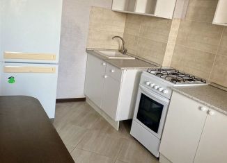 Сдаю 1-ком. квартиру, 35 м2, Курск, улица Льва Толстого, 21, Центральный округ