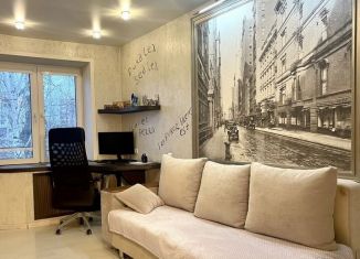 Продам 2-ком. квартиру, 47 м2, Истра, улица 9-й Гвардейской Дивизии, 54