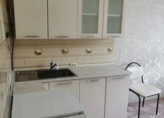 Продаю 1-ком. квартиру, 38 м2, Котлас, улица Невского, 12А