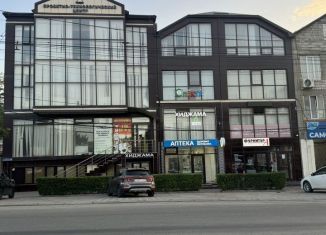Сдам в аренду офис, 12 м2, Махачкала, улица Магомедтагирова, 156