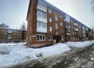 Продается трехкомнатная квартира, 56 м2, Удмуртия, улица Курчатова, 12