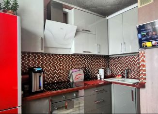 Продажа 2-ком. квартиры, 58 м2, Москва, улица Адмирала Лазарева, 47к1