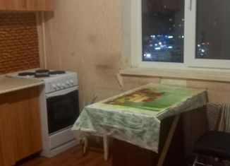 Сдается в аренду 3-ком. квартира, 80 м2, Курск, проспект Вячеслава Клыкова, 66, Центральный округ