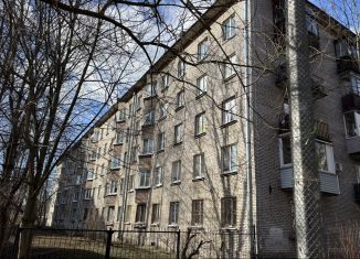 Продам 1-комнатную квартиру, 31.9 м2, Санкт-Петербург, метро Озерки, Костромской проспект, 38