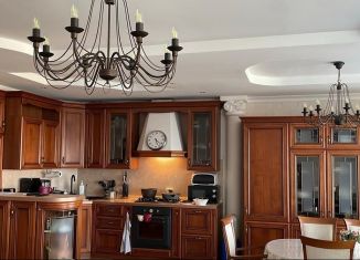 Продаю 3-комнатную квартиру, 97.8 м2, Нурлат, Нурлатская улица, 10