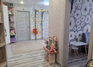 Продаю четырехкомнатную квартиру, 62.2 м2, Кыштым, улица Горелова, 3