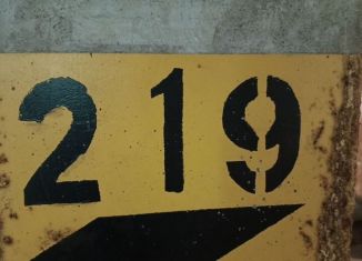 Сдам в аренду машиноместо, 15 м2, Петрозаводск, улица Чапаева, 42А