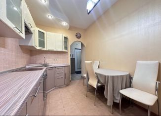 Сдам в аренду 1-ком. квартиру, 35 м2, Ленинградская область, проспект Авиаторов Балтики, 3