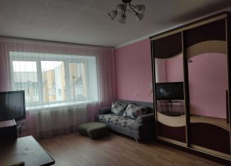 Сдается в аренду однокомнатная квартира, 45 м2, Чебоксары, улица Строителей, 5