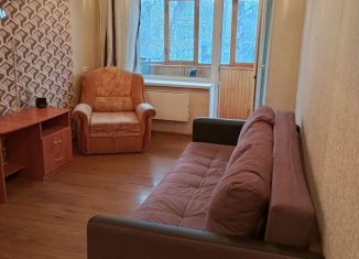 Продаю 1-ком. квартиру, 30 м2, Челябинск, улица Комаровского, 11, Металлургический район