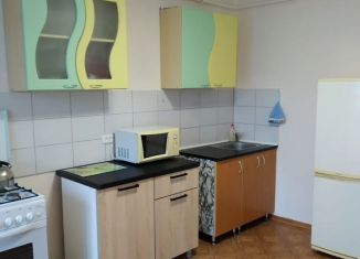 Сдаю в аренду двухкомнатную квартиру, 60 м2, Череповец, Спортивная улица, 8