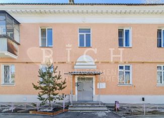 Продам 2-комнатную квартиру, 46 м2, Челябинск, Новороссийская улица, 54