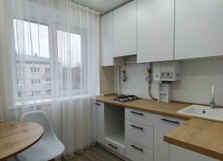 Продается двухкомнатная квартира, 43 м2, Чувашия, улица Космонавта Андрияна Григорьевича Николаева, 46