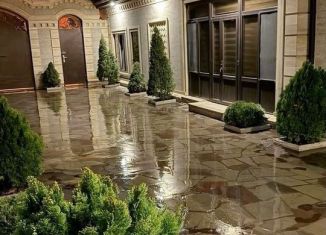 Продаю трехкомнатную квартиру, 118.6 м2, Махачкала, улица Перова, 13Б