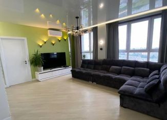 Сдается в аренду 4-комнатная квартира, 126 м2, Екатеринбург, улица Академика Постовского, 17А