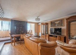 Сдаю 5-ком. квартиру, 140 м2, Свердловская область, улица Викулова, 61к1
