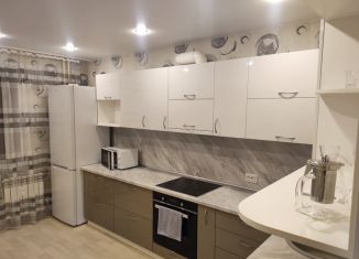 Сдается 1-комнатная квартира, 50 м2, Благовещенск, Тополиная улица, 82