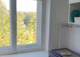 Сдаю в аренду однокомнатную квартиру, 36 м2, Петергоф, Суворовская улица, 15