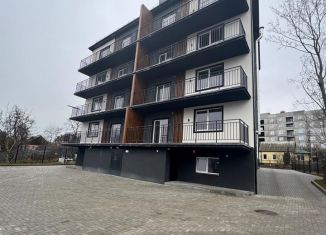 Продаю 3-ком. квартиру, 86.3 м2, Балтийск, улица Н. Каплунова, 11