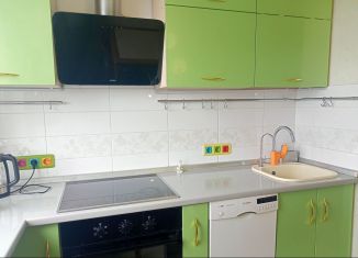 Сдаю в аренду двухкомнатную квартиру, 50.3 м2, Мурманск, улица Свердлова, 44к3