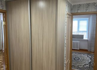 Продается 3-комнатная квартира, 64 м2, село Серафимовский, Советская площадь, 4