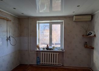 Продам 1-ком. квартиру, 55 м2, рабочий посёлок Кормиловка, улица Ленина, 115