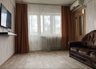 Сдам 4-комнатную квартиру, 58.6 м2, Калуга, улица Суворова, 52