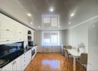 Продажа 2-ком. квартиры, 70 м2, Благовещенск, улица Демьяна Бедного, 68