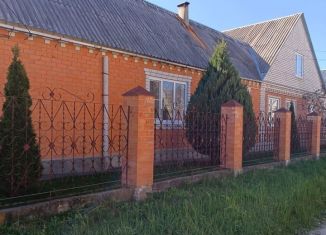 Продается дом, 250 м2, поселок городского типа Мостовской, улица Кутузова, 1