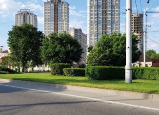 Продаю трехкомнатную квартиру, 89 м2, Краснодар, улица имени В.Н. Мачуги, 166лит1/2, ЖК Сказка Град