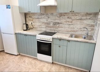 Сдаю 1-ком. квартиру, 35 м2, Сочи, переулок Трунова, 6к5, ЖК Альпийский Квартал