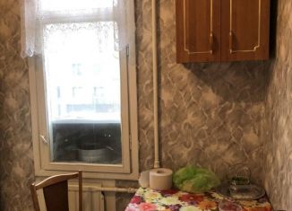 4-комнатная квартира на продажу, 49.5 м2, Санкт-Петербург, проспект Маршала Жукова, метро Ленинский проспект