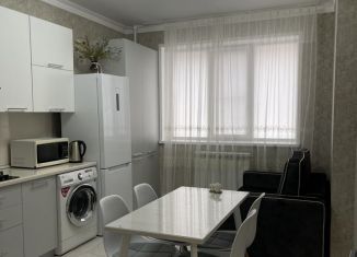 Сдам в аренду 1-комнатную квартиру, 44 м2, Дагестан, улица Гейдара Алиева, 8М