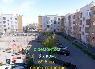 Продам 3-комнатную квартиру, 69.5 м2, Батайск, улица Леонова, 12к1, ЖК Прибрежный