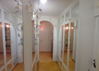 Продаю 2-комнатную квартиру, 57 м2, Ставрополь, улица Фроленко, 6, микрорайон № 27
