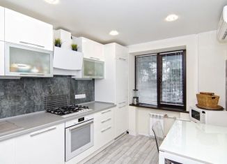 Продажа 2-ком. квартиры, 50 м2, Краснодар, улица Рылеева, 360, улица Рылеева