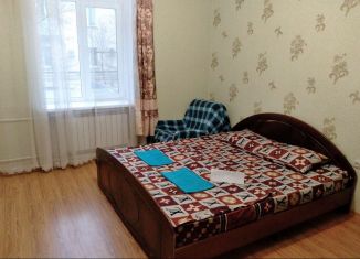 Сдается 1-ком. квартира, 40 м2, Армавир, улица Мира, 51