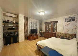 Продается 2-комнатная квартира, 55 м2, посёлок городского типа Яблоновский, Космическая улица, 88к6