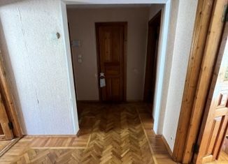 Продам трехкомнатную квартиру, 80 м2, Дагестан, улица Каммаева, 15А