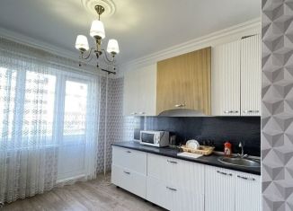Продается однокомнатная квартира, 40 м2, Каспийск, улица Зейнудина Батманова, 20А